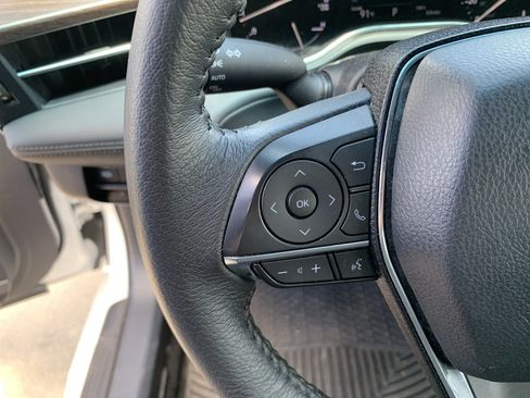 Used 2022 Toyota Avalon XLE FWD image 19