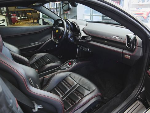 Used 2011 Ferrari 458 Italia Coupe image 33