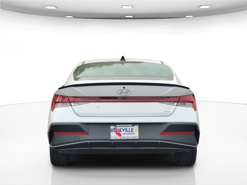 New 2025 Hyundai Elantra SEL image 7