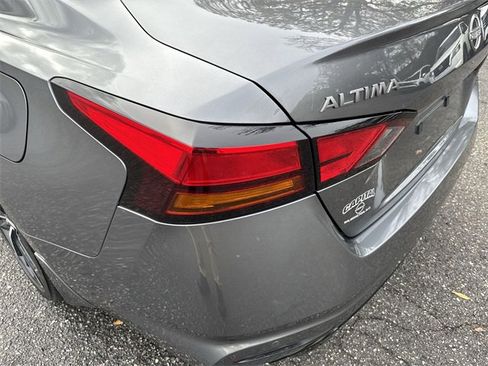 Used 2024 Nissan Altima 2.5 SR w/ SR Premium Package image 34