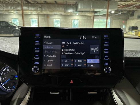 Used 2021 Toyota Venza LE AWD/4WD image 20