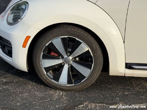 Used 2013 Volkswagen Beetle 2.0T FWD image 39