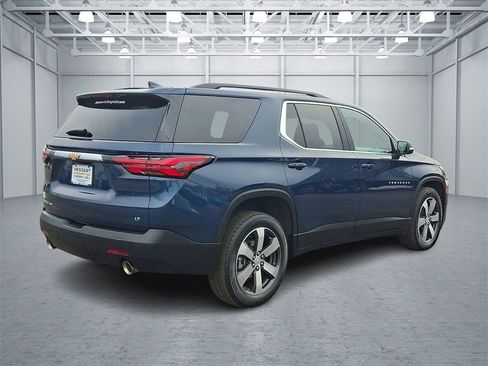 Certified 2023 Chevrolet Traverse LT w/ LT Premium Package image 5