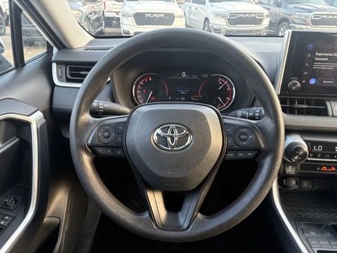 Used 2025 Toyota RAV4 XLE FWD image 16