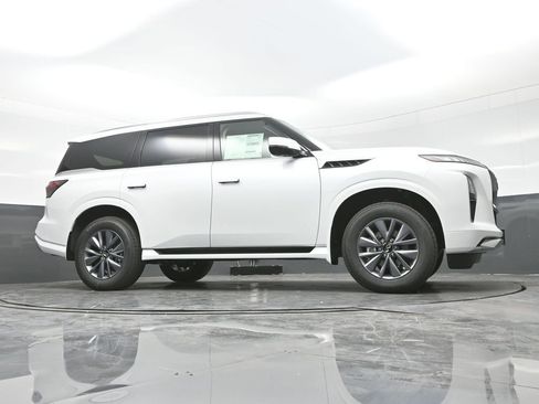 Used 2026 INFINITI QX80 Pure w/ Cargo Package AWD/4WD image 29
