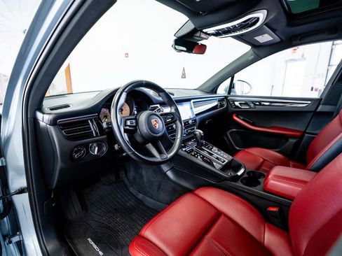 Used 2023 Porsche Macan S image 32