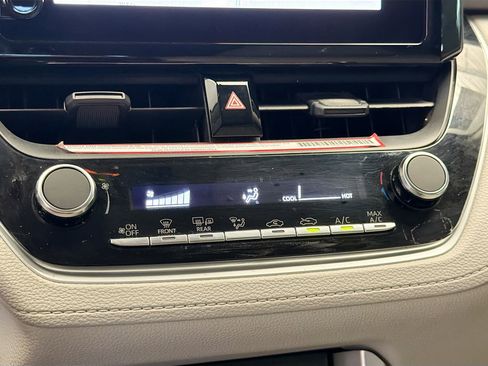 Used 2024 Toyota Corolla Cross L image 10