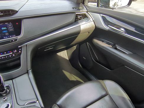 Used 2024 Cadillac XT5 Premium Luxury image 17