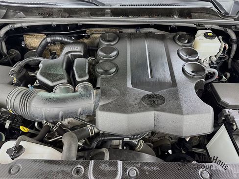 Used 2023 Toyota 4Runner SR5 image 33