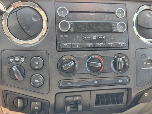 Used 2009 Ford F350 4x4 SuperCab DRW Super Duty image 7