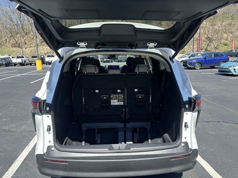 New 2026 Toyota Sienna LE image 22