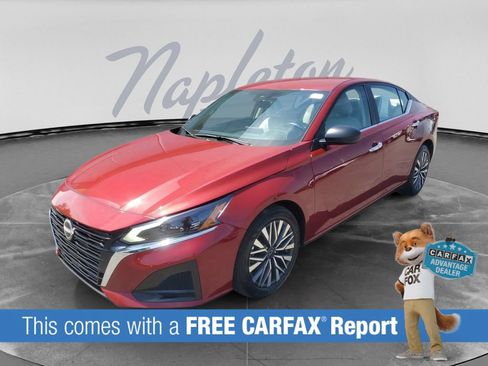 Used 2025 Nissan Altima 2.5 SV FWD image 3