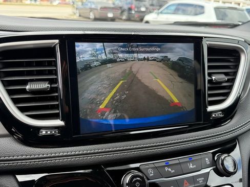 New 2026 Chrysler Pacifica Select FWD image 20