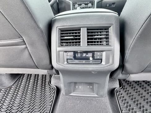 Used 2023 Volkswagen Atlas SEL AWD/4WD image 19