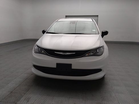 Used 2024 Chrysler Voyager LX FWD image 15