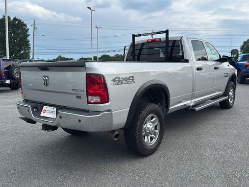 Used 2018 RAM 2500 Tradesman w/ Chrome Appearance Group AWD/4WD image 4