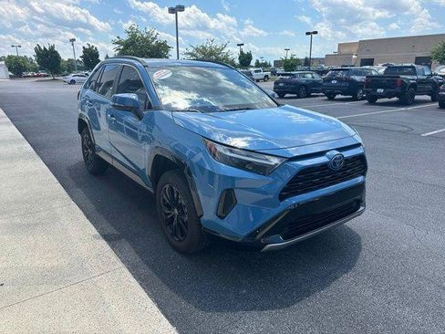 Certified 2022 Toyota RAV4 SE w/ Convenience Package AWD/4WD image 4