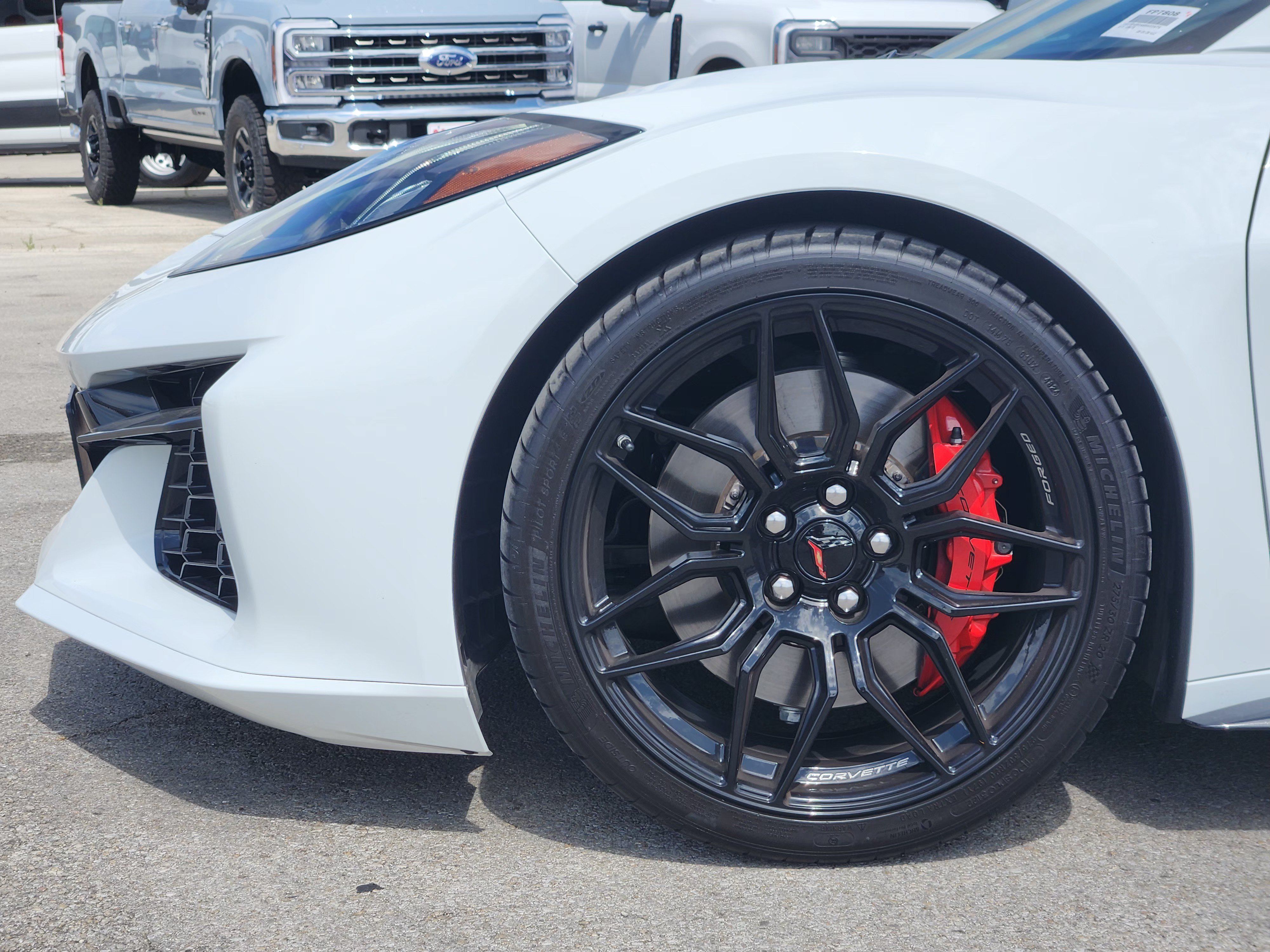 Used 2025 Chevrolet Corvette Z06 RWD image 9