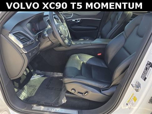 Used 2020 Volvo XC90 T5 Momentum image 25