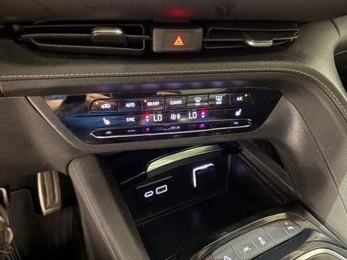 Used 2023 Buick Envision Essence w/ Sport Touring Package AWD/4WD image 22