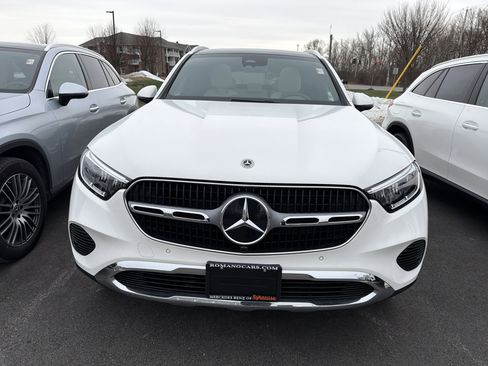 Used 2025 Mercedes-Benz GLC 300 4MATIC image 3