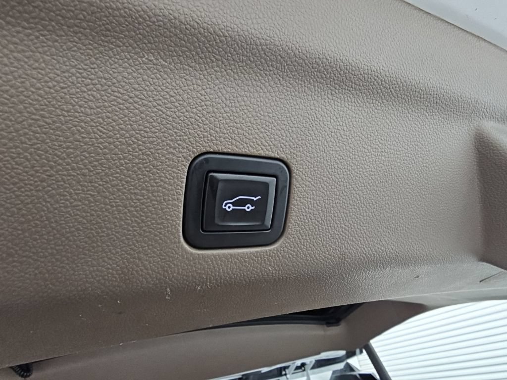 Certified 2023 GMC Yukon XL Denali w/ Denali Reserve Package RWD image 41