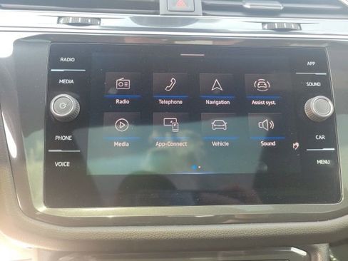 New 2024 Volkswagen Tiguan SE R-Line image 39