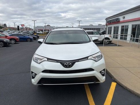 Used 2018 Toyota RAV4 Platinum image 10