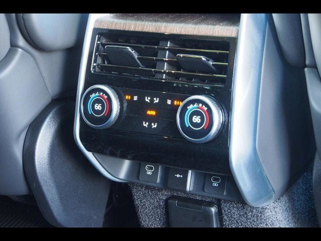 Used 2025 Land Rover Range Rover Long Wheelbase SE AWD/4WD image 17