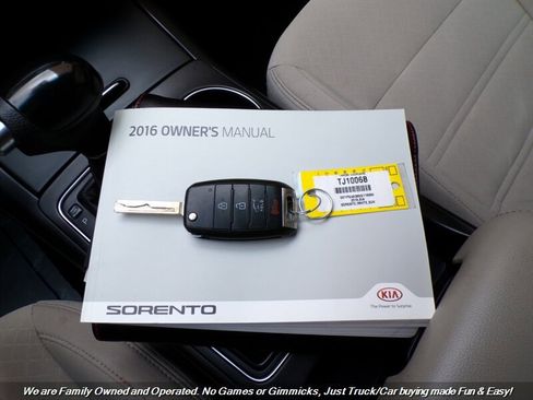 Used 2016 Kia Sorento LX image 46