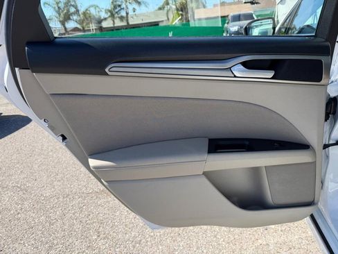 Used 2019 Ford Fusion SE FWD image 42