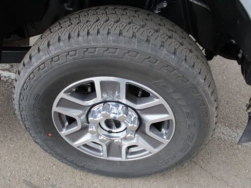 Used 2025 Ford F250 Lariat w/ FX4 Off-Road Package AWD/4WD image 70