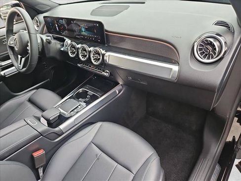 Used 2022 Mercedes-Benz GLB 250 image 20