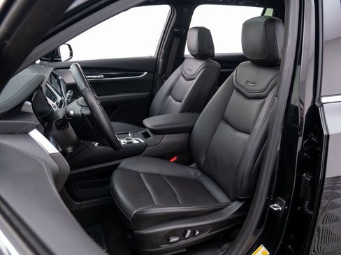 Used 2024 Cadillac XT6 Premium Luxury w/ Technology Package image 17