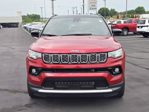 Used 2025 Jeep Compass Limited AWD/4WD image 10