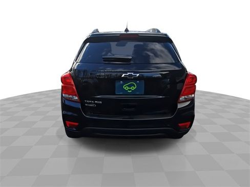 Certified 2021 Chevrolet Trax LT w/ Midnight Edition image 7