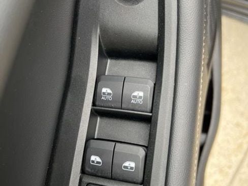 Certified 2024 Jeep Grand Cherokee Altitude AWD/4WD image 18