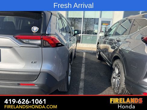 Used 2020 Toyota RAV4 LE image 6