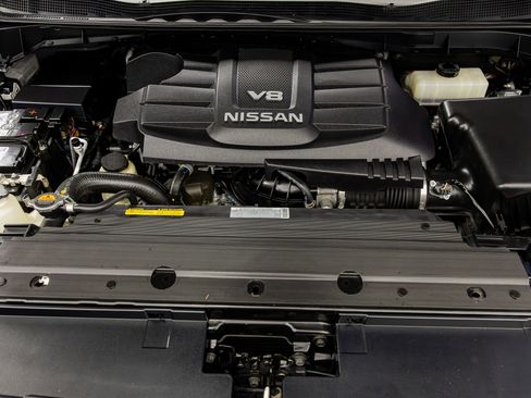 Used 2019 Nissan Titan PRO-4X image 27