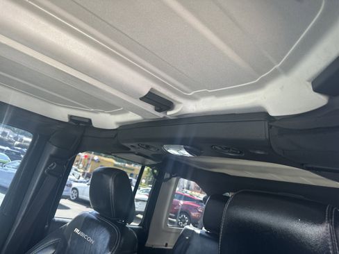 Used 2017 Jeep Wrangler Unlimited Rubicon AWD/4WD image 21