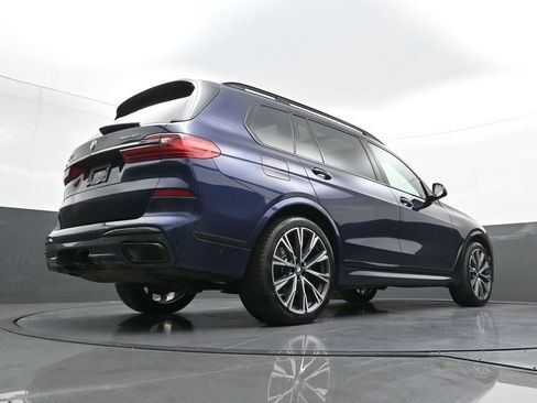 Used 2022 BMW X7 xDrive40i w/ M Sport Package AWD/4WD image 30