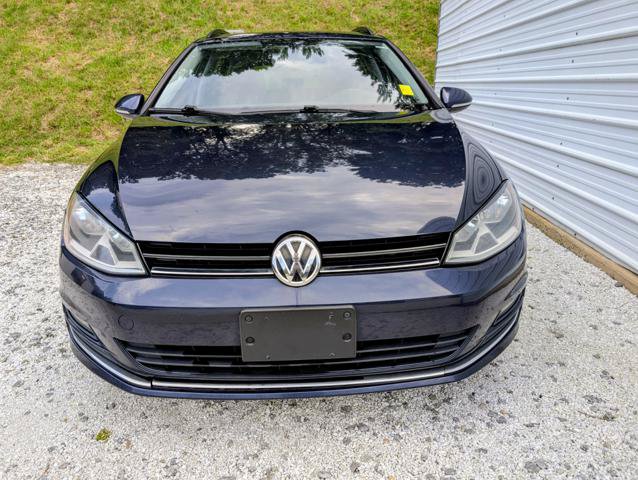 Used 2017 Volkswagen Golf SportWagen FWD image 3