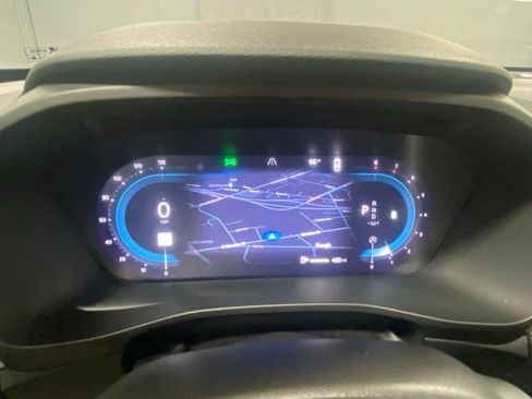 Used 2025 Volvo XC40 B5 Core image 16