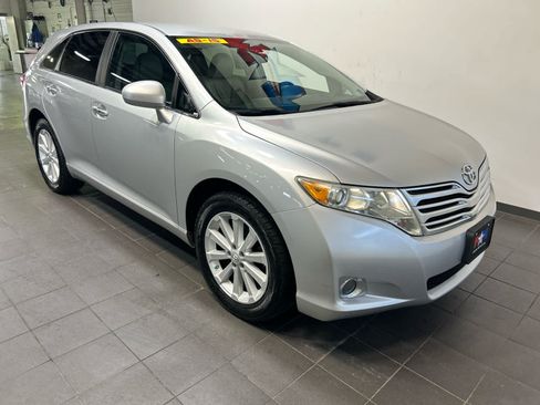 Used 2012 Toyota Venza XLE FWD image 2
