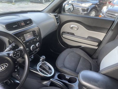 Used 2016 Kia Soul + FWD image 15