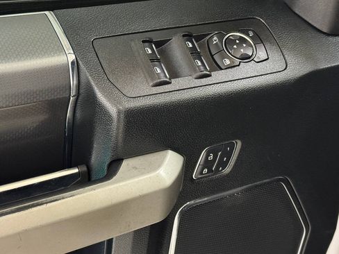 Used 2017 Ford F150 Lariat RWD image 46