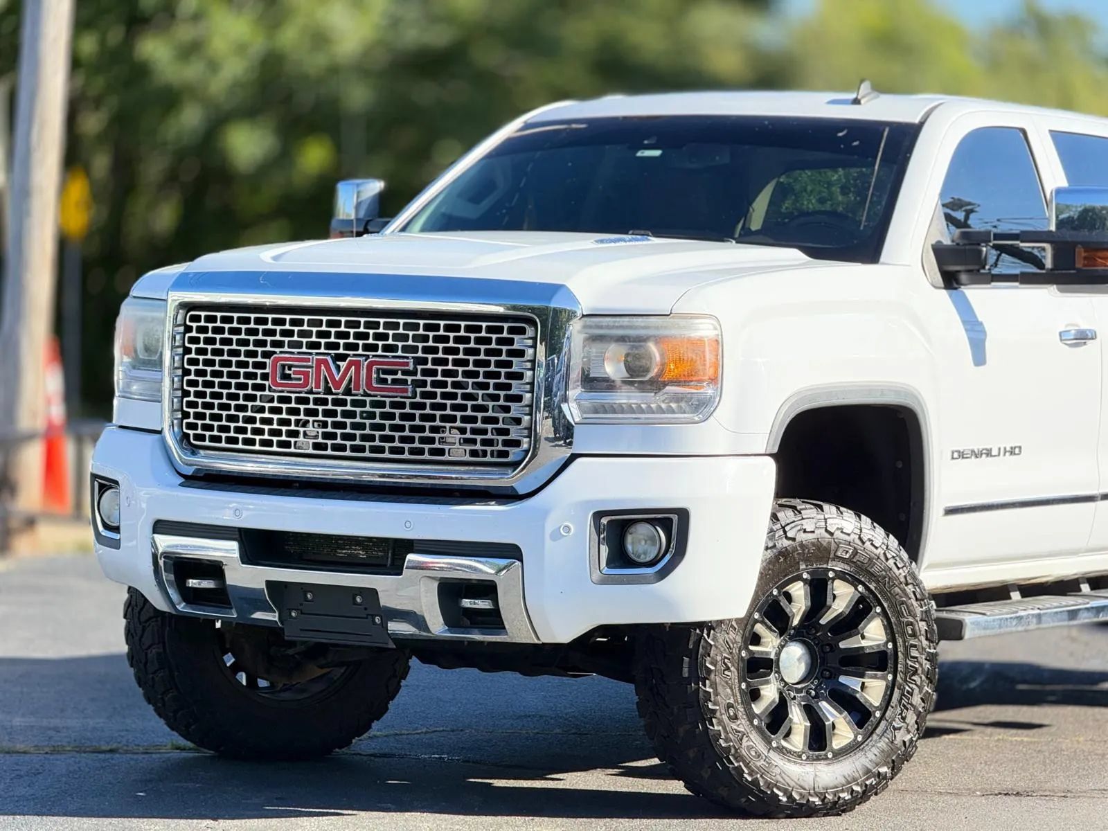 Used 2015 GMC Sierra 3500 Denali w/ Duramax Plus Package AWD/4WD image 3