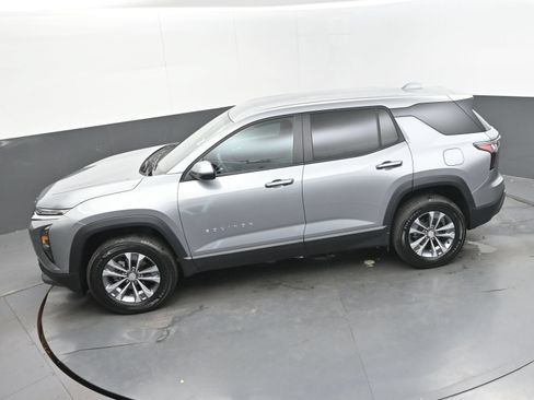 Used 2026 Chevrolet Equinox LT FWD image 23
