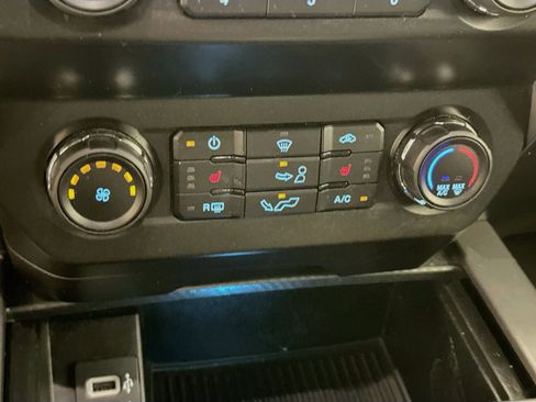 Used 2020 Ford F150 XLT w/ Equipment Group 302A Luxury AWD/4WD image 24