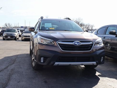 Used 2021 Subaru Outback Limited image 2